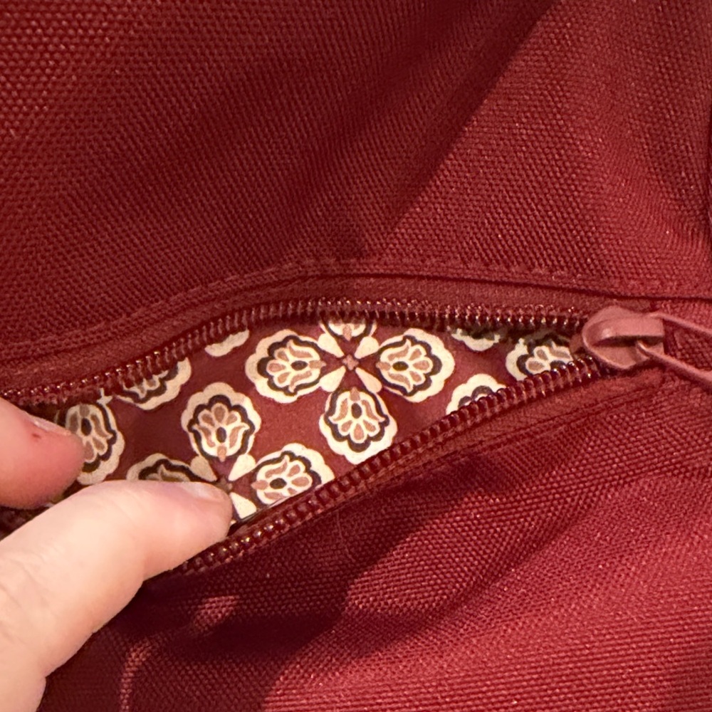 Vera Bradley Outlet Lighten Up Essential Sling Backpack in Pomegranate/NWT - Picture 6 of 9